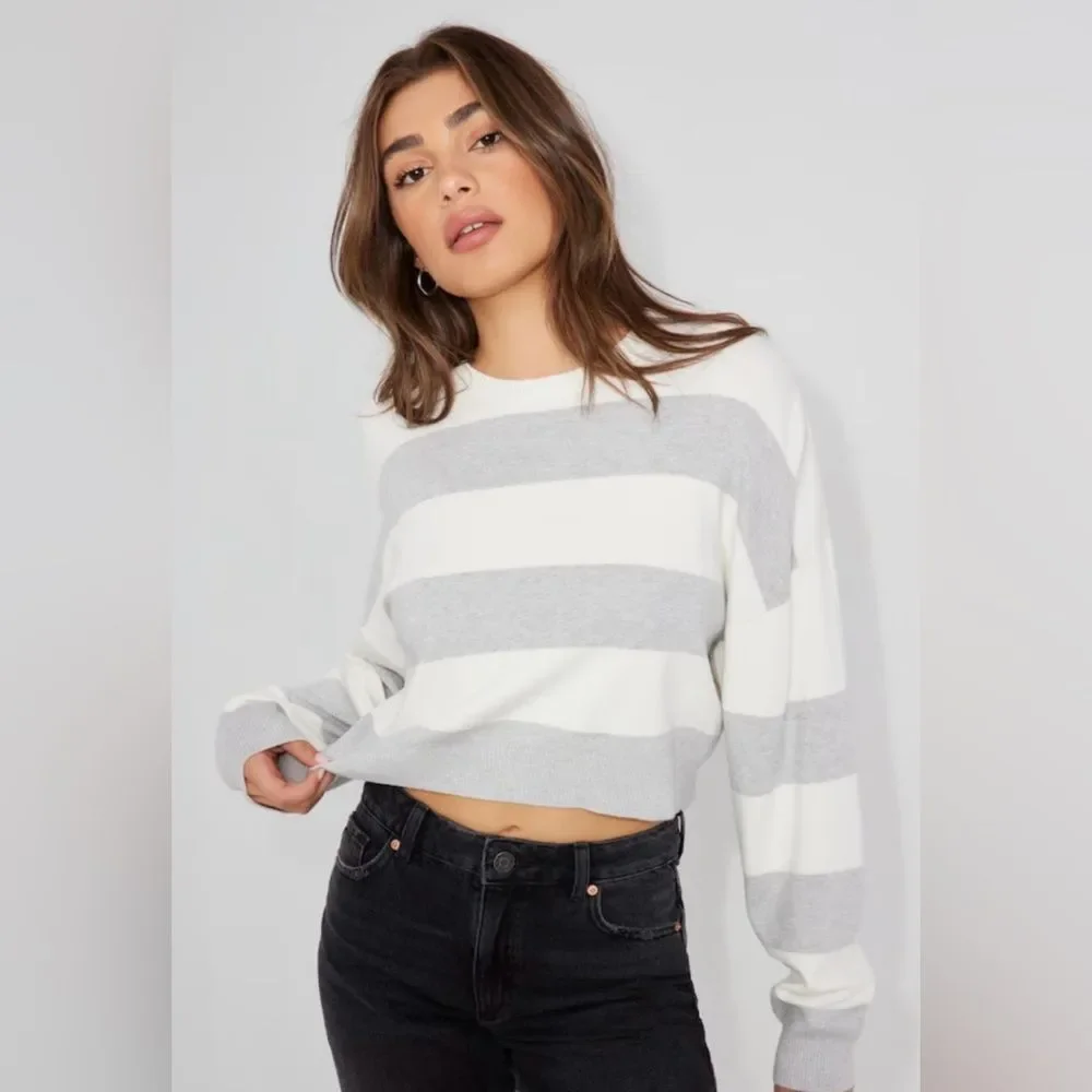 Garage Cropped Stripe Crewneck Sweater - White & Light Gray size P/S